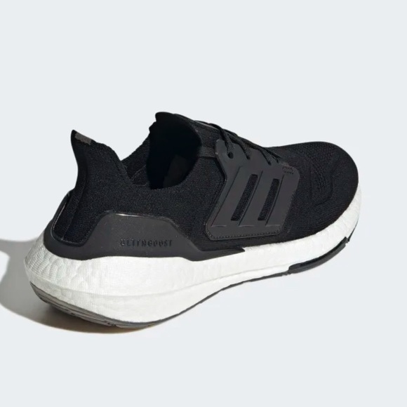 - ADIDASULTRABOOST 22 RUNNING SHOES size 7 women - Picture 10 of 15